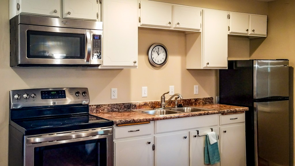 Fully Stocked modern Kitchen in the HA Whitney Inn Bed & Breakfast